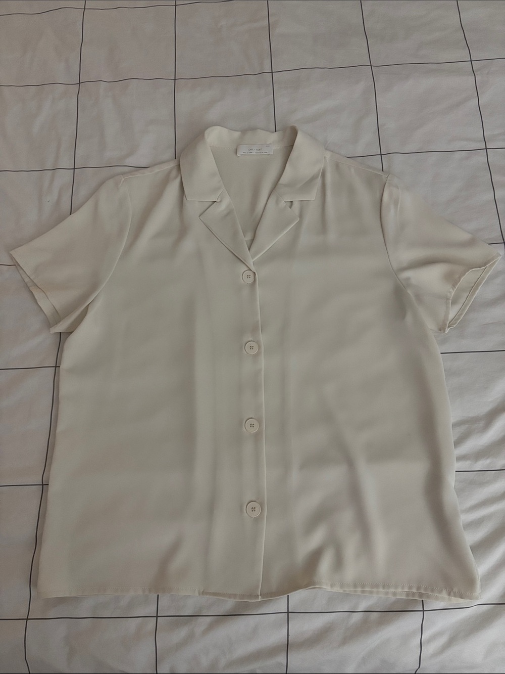 OAK + FORT Cream Short Sleeve Button-Up Blouse